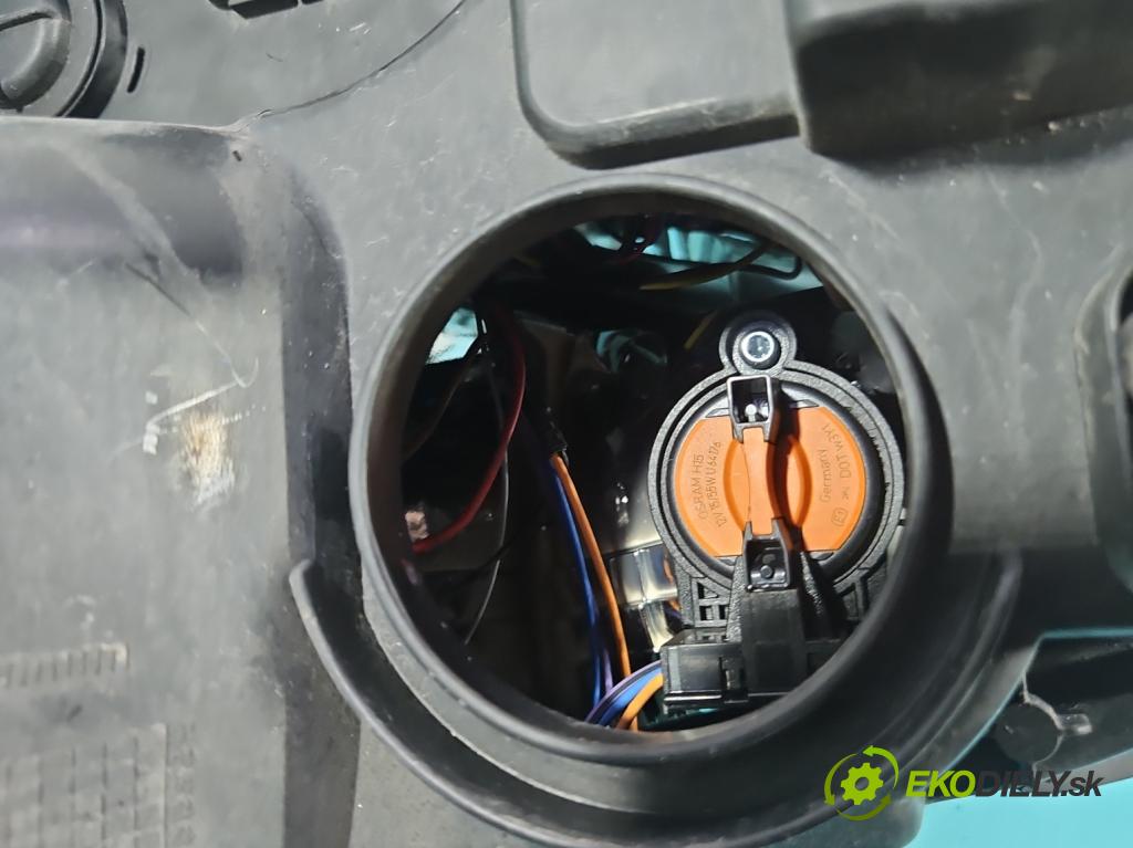 Ford Transit Mk8 2013-2017 2.2 tdci 101 HP manual 74 kW 2198 cm3 5- Reflektor: pravý  (Svetlo predné pravé)