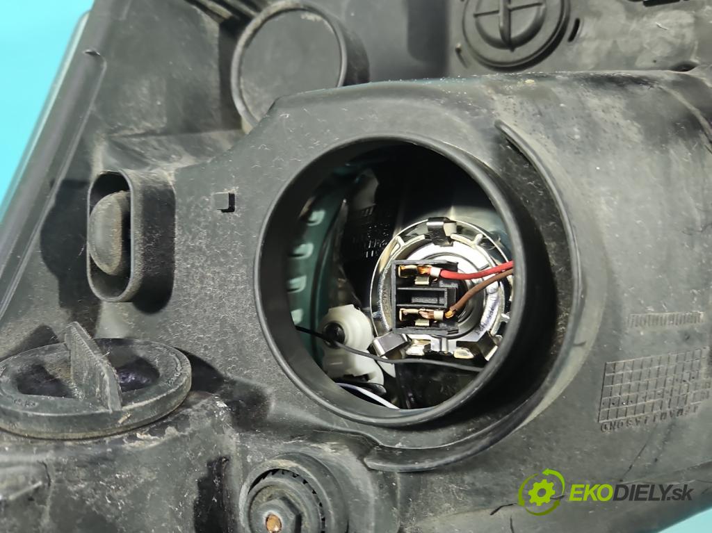 Ford Transit Mk8 2013-2017 2.2 tdci 101 HP manual 74 kW 2198 cm3 5- Reflektor: pravý  (Svetlo predné pravé)