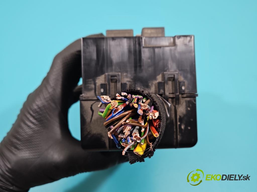 Ford Transit Mk8 2013-2017 2.2 tdci 101 hp manual 74 kW 2198 cm3 5- skříňka pojistková BK2T-14A175-CA (Pojistková skříňka)