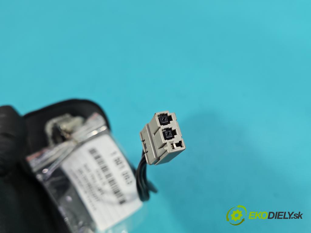 Suzuki Vitara II 2015- 1.5 16V 102 hp automatic 75 kW 1462 cm3 5- Antena