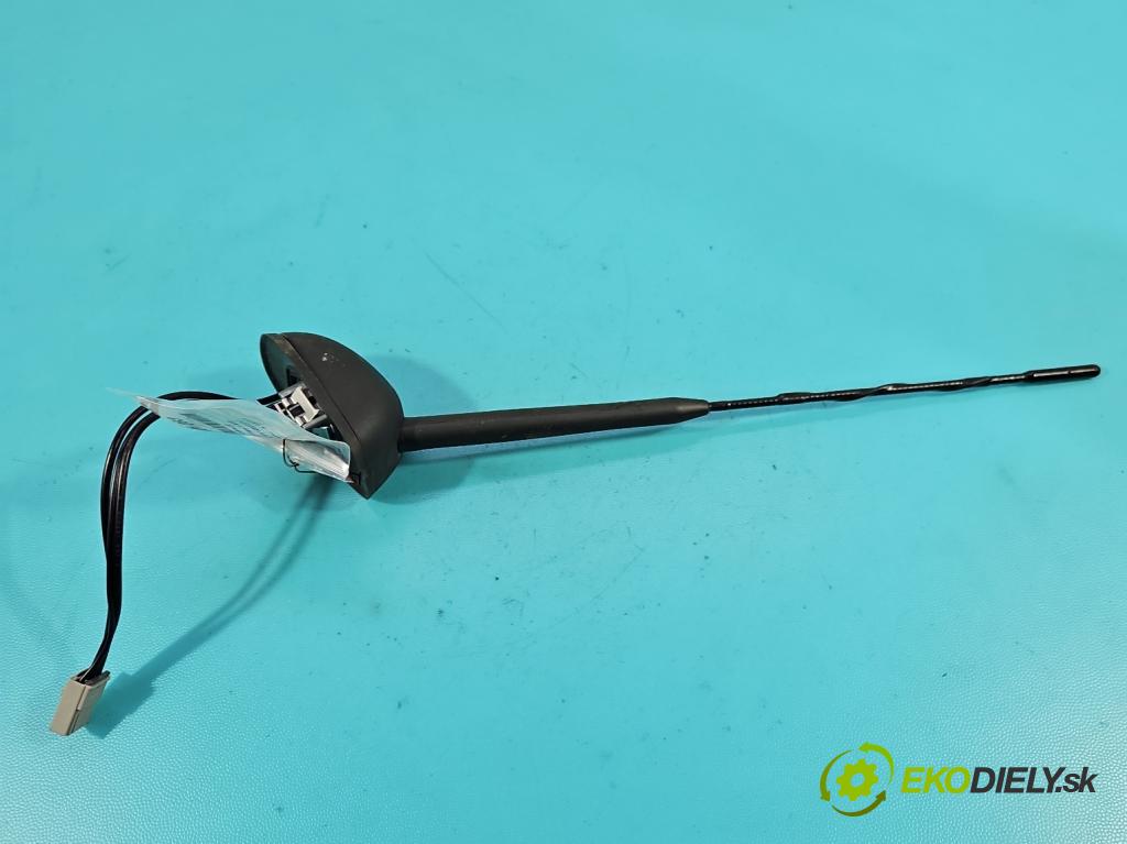 Suzuki Vitara II 2015- 1.5 16V 102 hp automatic 75 kW 1462 cm3 5- Antena