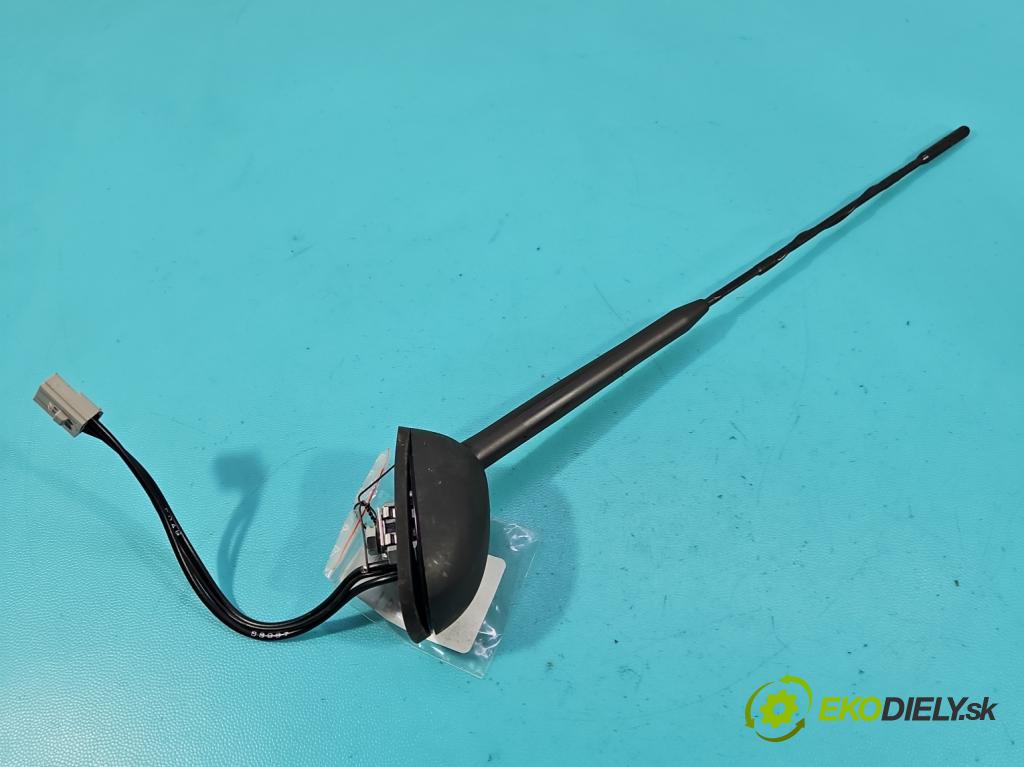 Suzuki Vitara II 2015- 1.5 16V 102 hp automatic 75 kW 1462 cm3 5- Antena