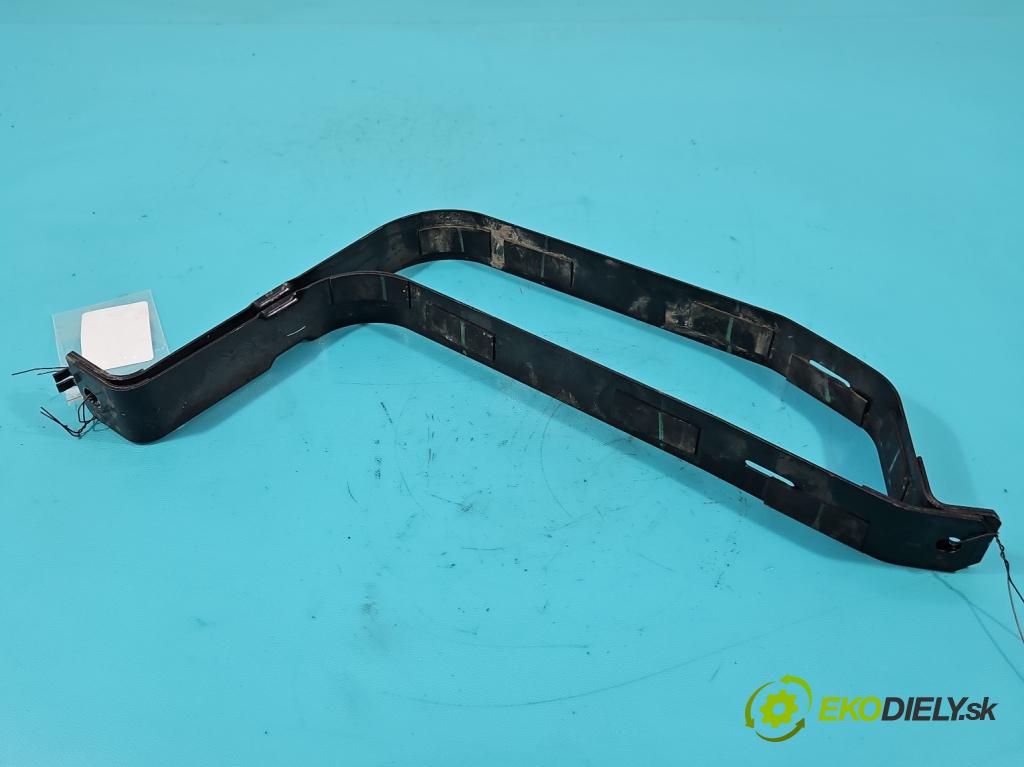 Suzuki Vitara II 2015- 1.5 16V 102 HP automatic 75 kW 1462 cm3 5- Upevnenie: 7520090AA