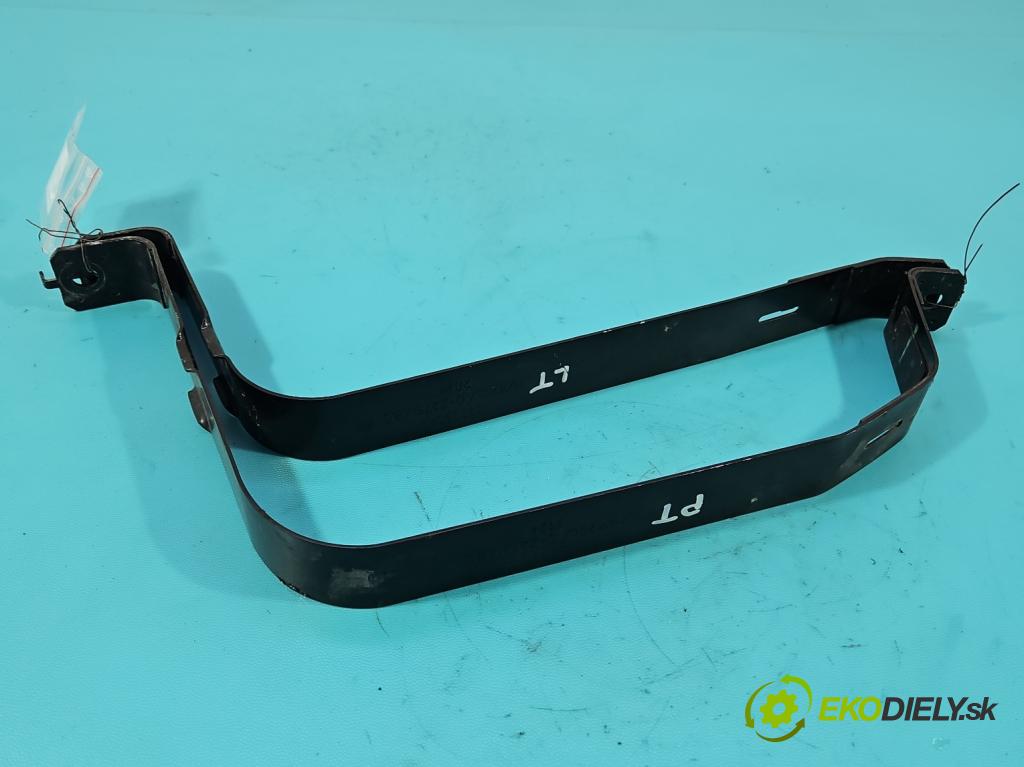 Suzuki Vitara II 2015- 1.5 16V 102 HP automatic 75 kW 1462 cm3 5- Upevnenie: 7520090AA