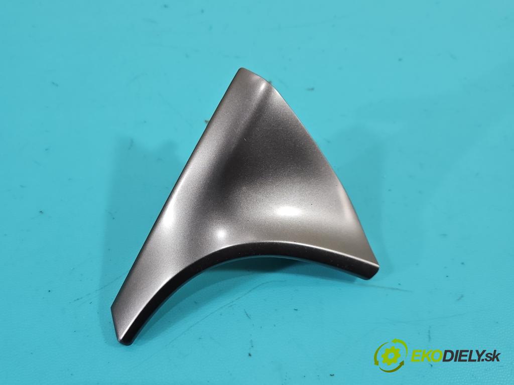 Suzuki Vitara II 2015- 1.5 16V 102 HP automatic 75 kW 1462 cm3 5- lišta ozdobná vnitŕní: 73831-86R3