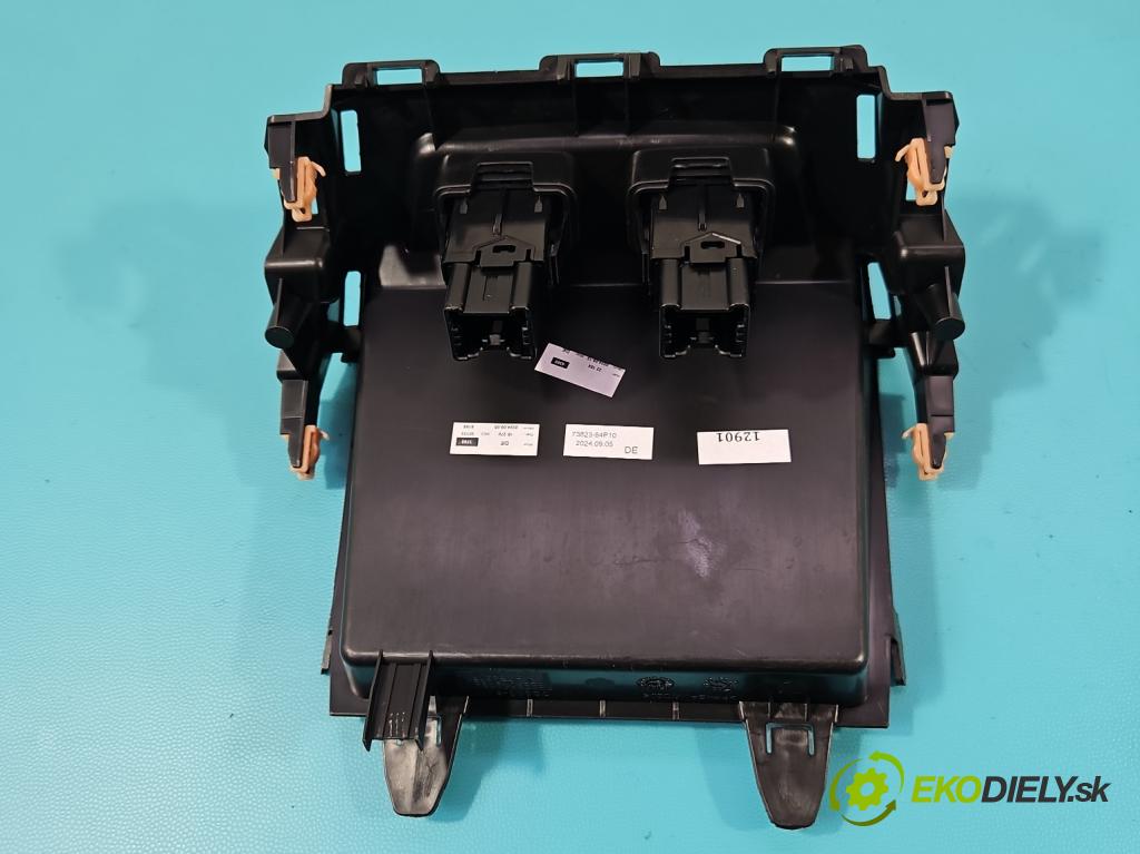 Suzuki Vitara II 2015- 1.5 16V 102 hp automatic 75 kW 1462 cm3 5- kryt plastová 73823-54P1