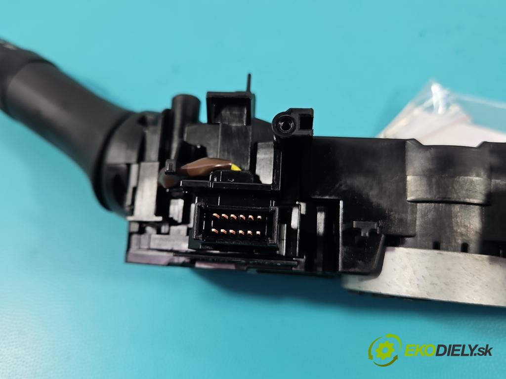 Suzuki Vitara II 2015- 1.5 16V 102 HP automatic 75 kW 1462 cm3 5- prepínač komplex: 17J515 (Prepínacie páčky pod volantom)