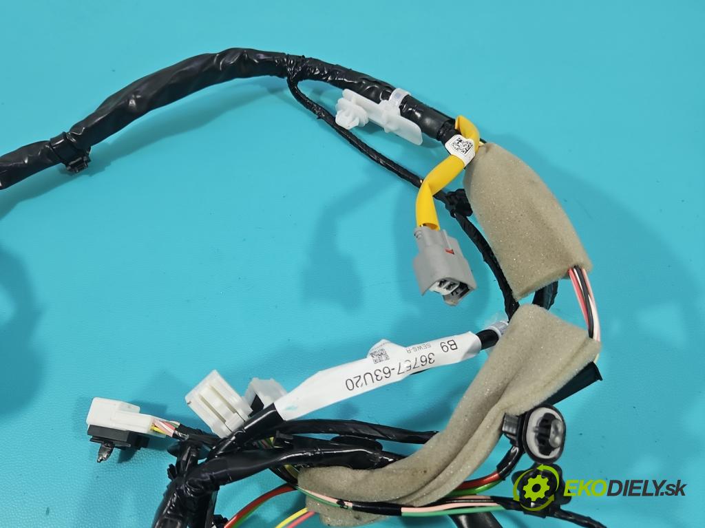 Suzuki Vitara II 2015- 1.5 16V 102 HP automatic 75 kW 1462 cm3 5- Zväzok: dvere predné pravých 36757-63U20