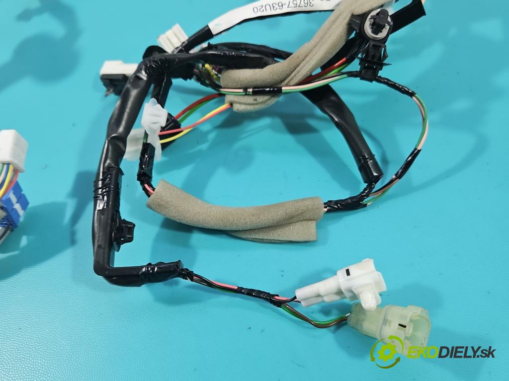 Suzuki Vitara II 2015- 1.5 16V 102 HP automatic 75 kW 1462 cm3 5- Zväzok: dvere predné pravých 36757-63U20