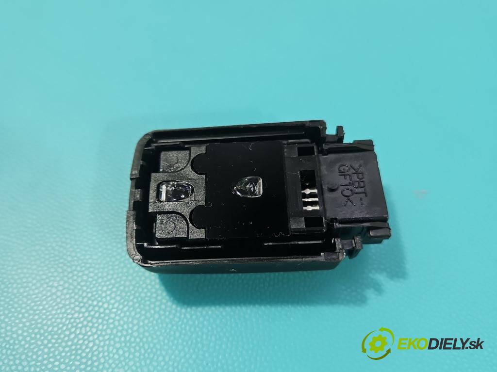 Suzuki Vitara II 2015- 1.5 16V 102 HP automatic 75 kW 1462 cm3 5- snímač déšť:  (Snímač dažďa)