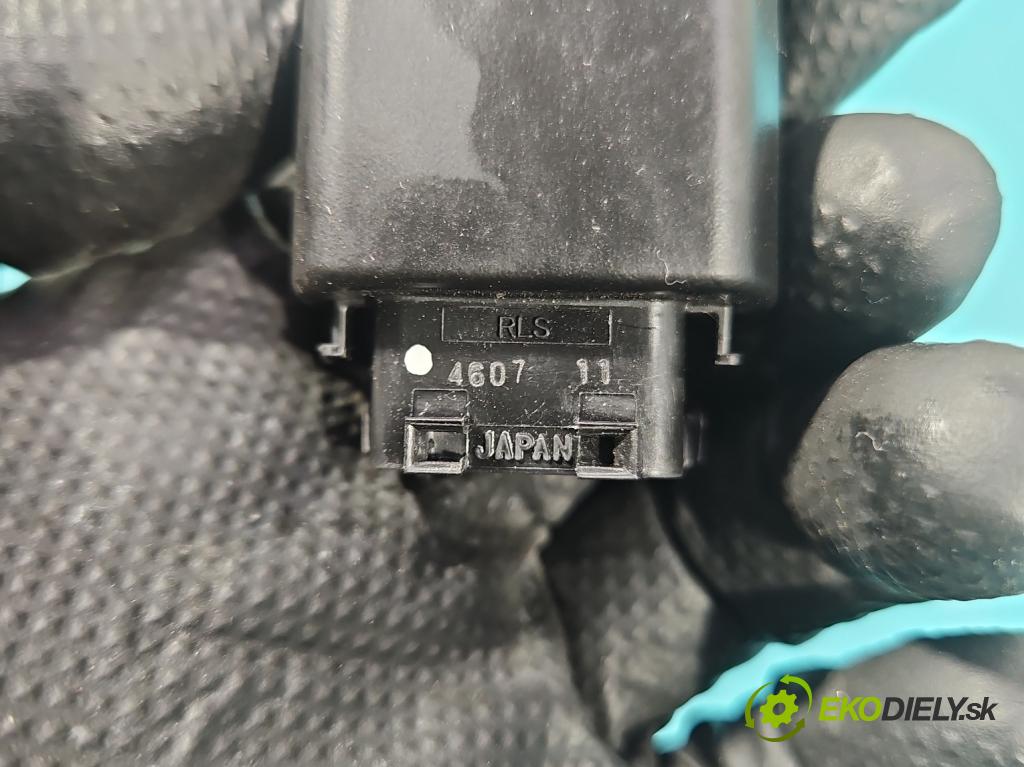 Suzuki Vitara II 2015- 1.5 16V 102 HP automatic 75 kW 1462 cm3 5- snímač déšť:  (Snímač dažďa)