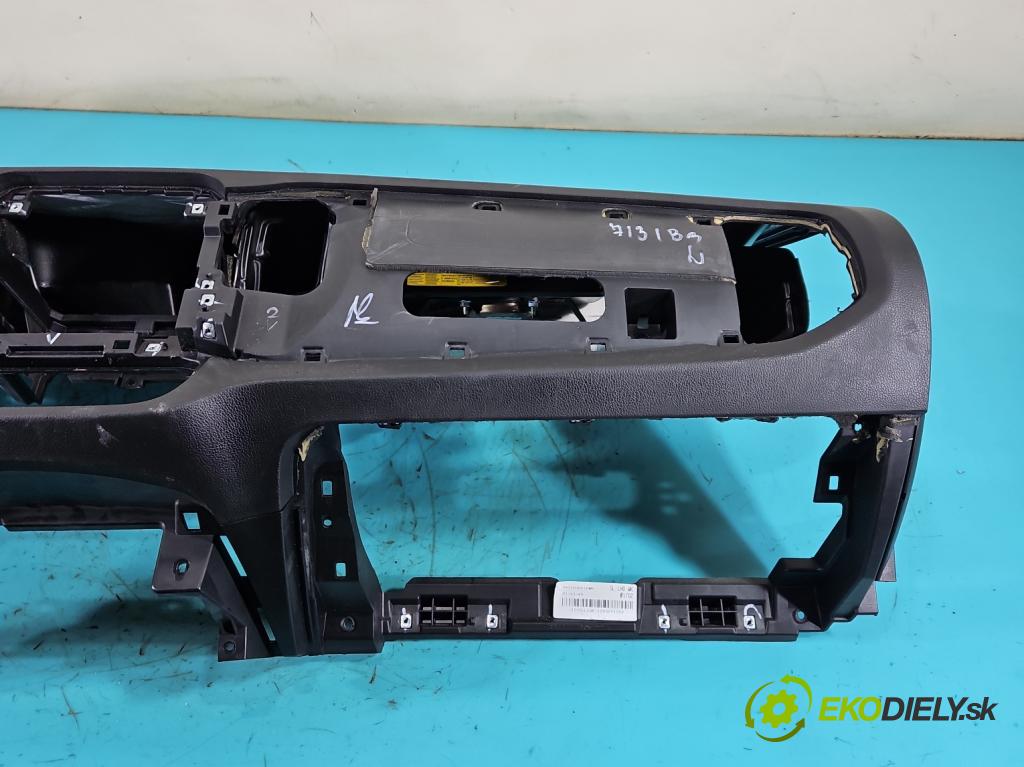 Kia Sportage III 2010-2015 2.0 crdi 136 HP manual 100 kW 1995 cm3 5- kokpit,pristrojová doska rozdeľovacia