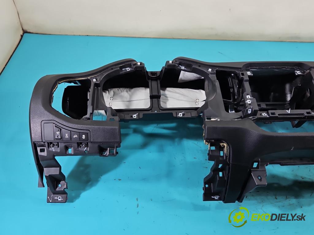 Kia Sportage III 2010-2015 2.0 crdi 136 HP manual 100 kW 1995 cm3 5- kokpit,pristrojová doska rozdeľovacia