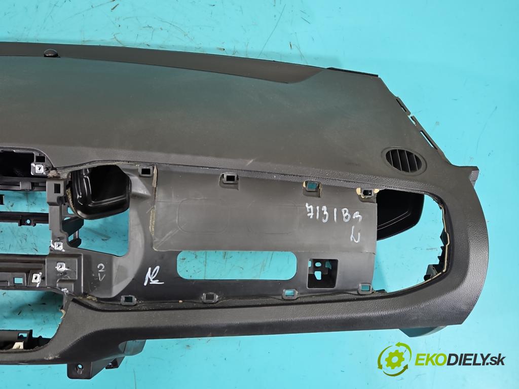 Kia Sportage III 2010-2015 2.0 crdi 136 HP manual 100 kW 1995 cm3 5- kokpit,pristrojová doska rozdeľovacia