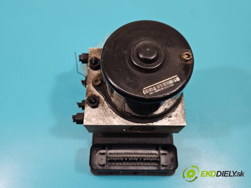 Vw Golf IV 1997-2003 1.6 SR 102 HP automatic 75 kW 1595 cm3 5- čerpadlo abs 1J0614117E (Pumpa ABS)