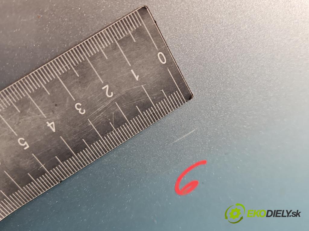 Vw Golf IV 1997-2003 1.6 SR 102 hp automatic 75 kW 1595 cm3 5- zadní kufrové dveře  (Zadní kapota (kufr))