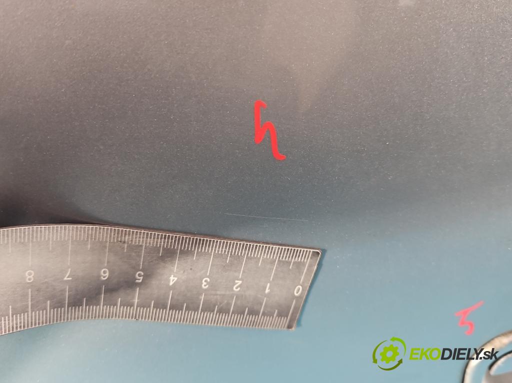 Vw Golf IV 1997-2003 1.6 SR 102 hp automatic 75 kW 1595 cm3 5- zadní kufrové dveře  (Zadní kapota (kufr))