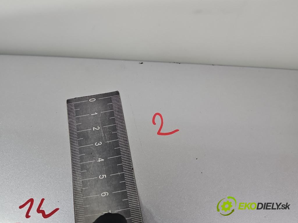 Vw Golf IV 1997-2003 1.6 SR 102 hp automatic 75 kW 1595 cm3 5- zadní kufrové dveře  (Zadní kapota (kufr))