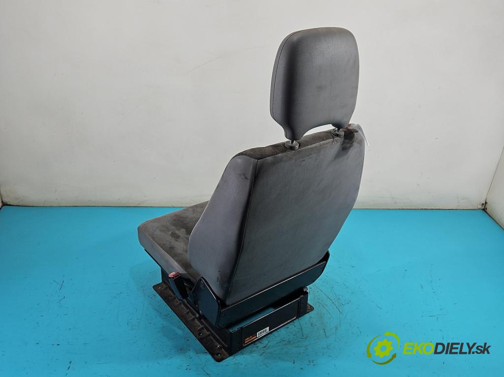 Vw LT II 1996-2006 2.5 tdi 95 hp manual 70 kW 2461 cm3 4- Sedadlo pravý  (Sedadlo)