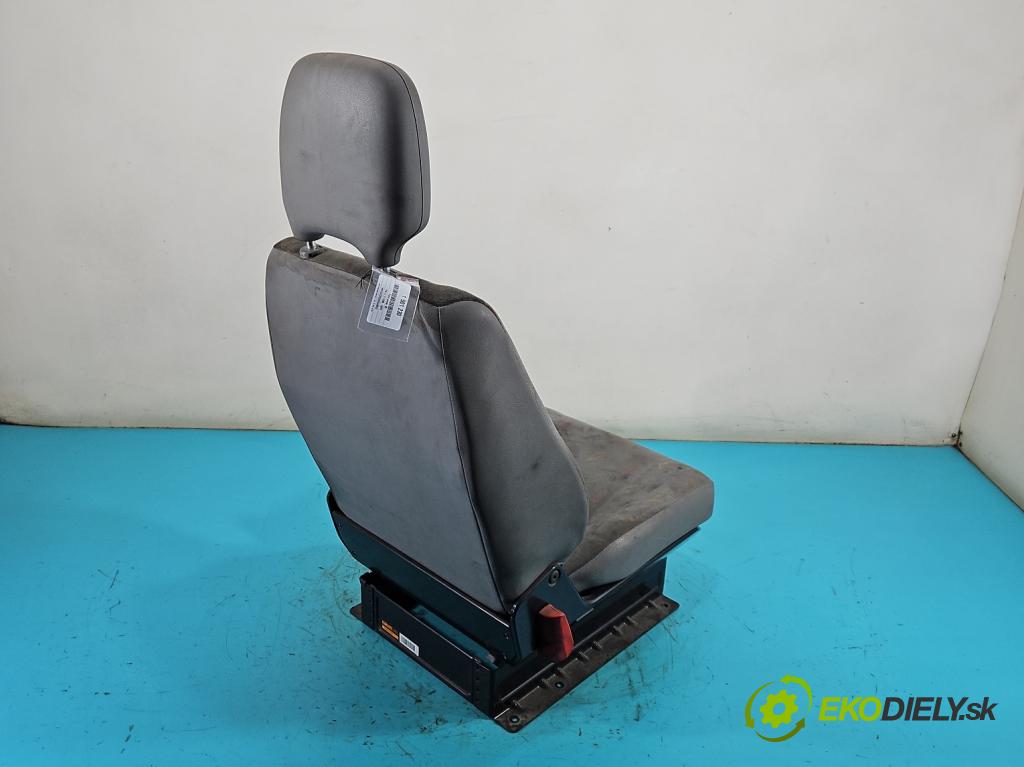 Vw LT II 1996-2006 2.5 tdi 95 hp manual 70 kW 2461 cm3 4- Sedadlo pravý  (Sedadlo)