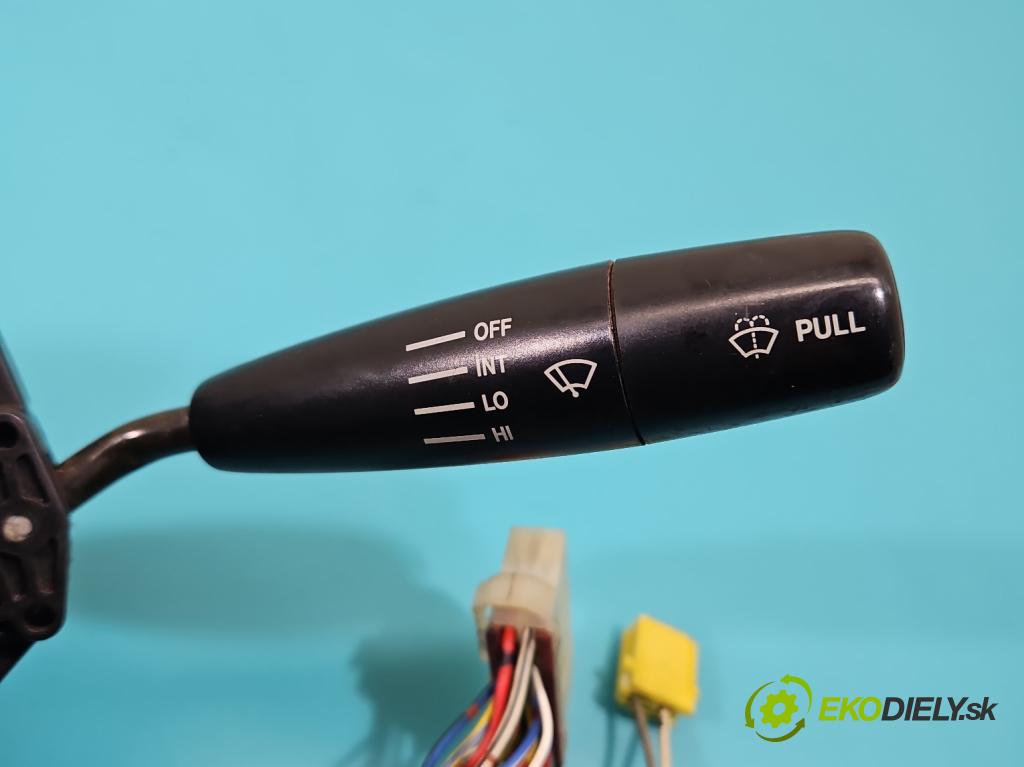 Suzuki Vitara I 1988-1998 1.6 16V 97KM manual 71 kW 1589 cm3 3- prepínač komplex: 37400-77E50 (Prepínacie páčky pod volantom)