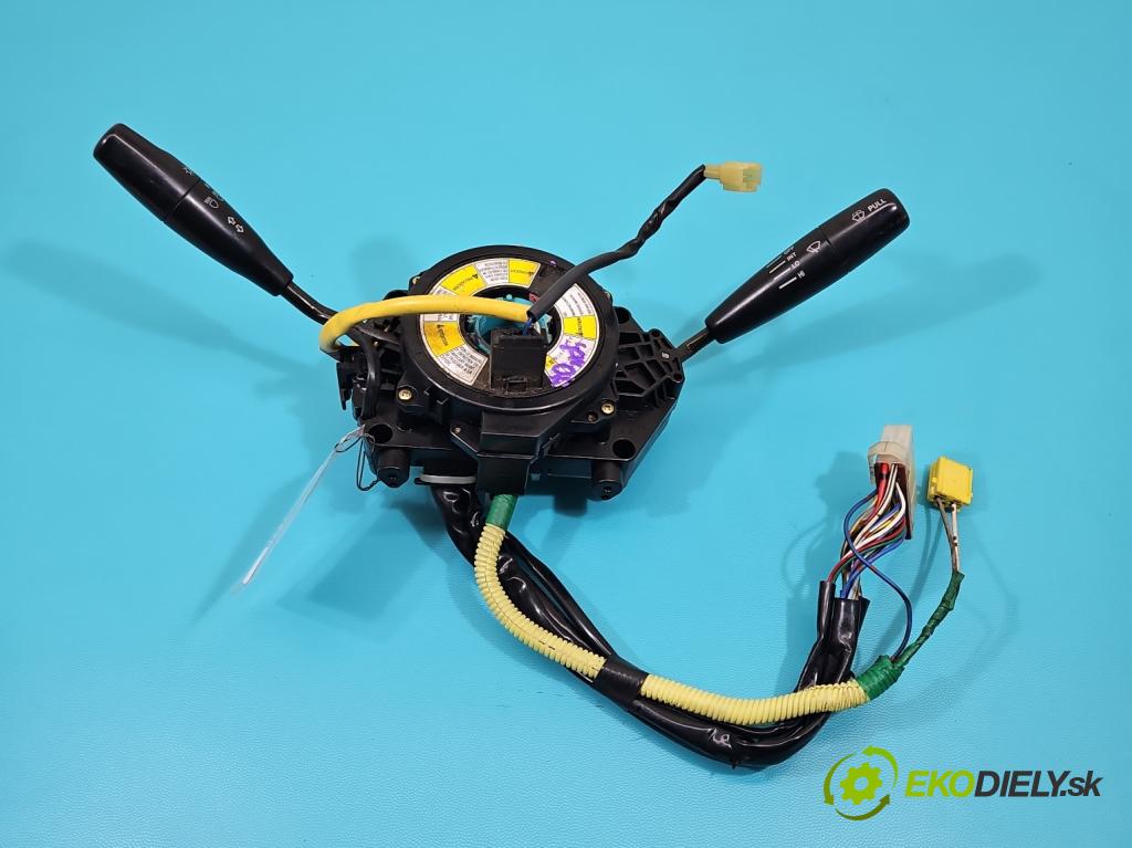 Suzuki Vitara I 1988-1998 1.6 16V 97KM manual 71 kW 1589 cm3 3- prepínač komplex: 37400-77E50 (Prepínacie páčky pod volantom)