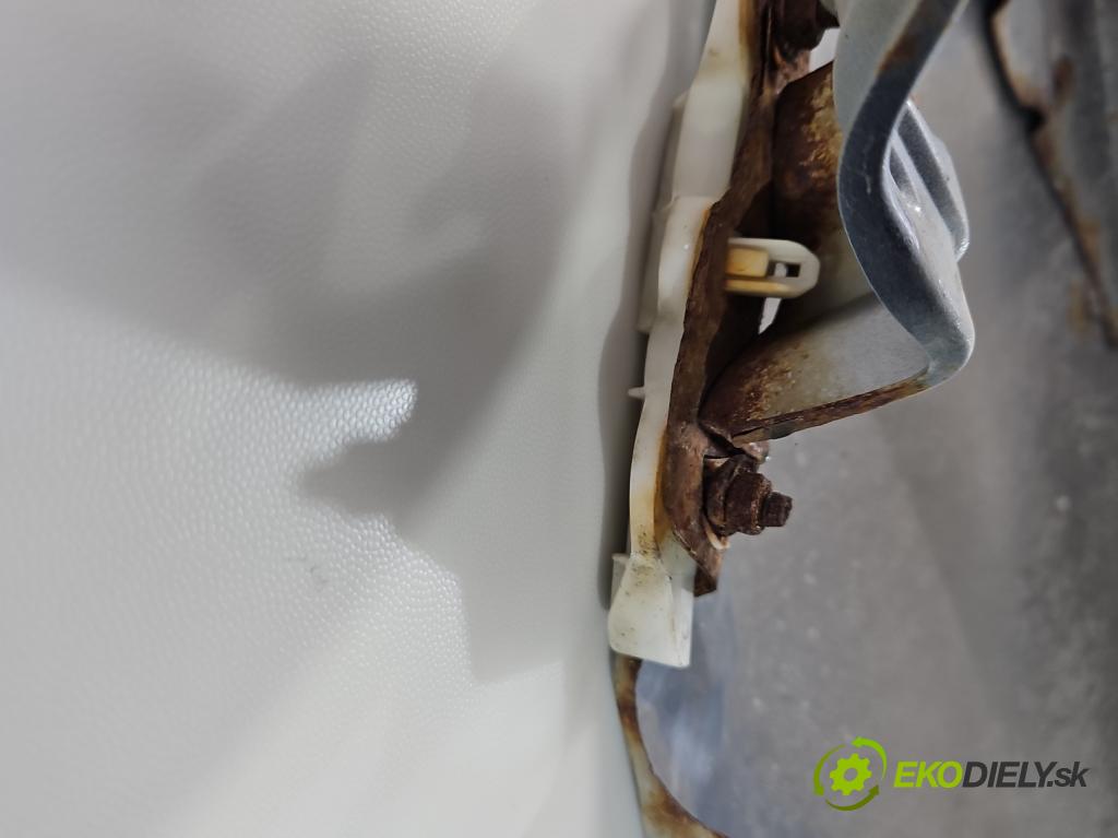 Mitsubishi Outlander II 2006-2013 2.0 DI-D 140 hp manual 103 kW 1968 cm3 5- blatnik přední pravý  (Klika dveří ostatní)