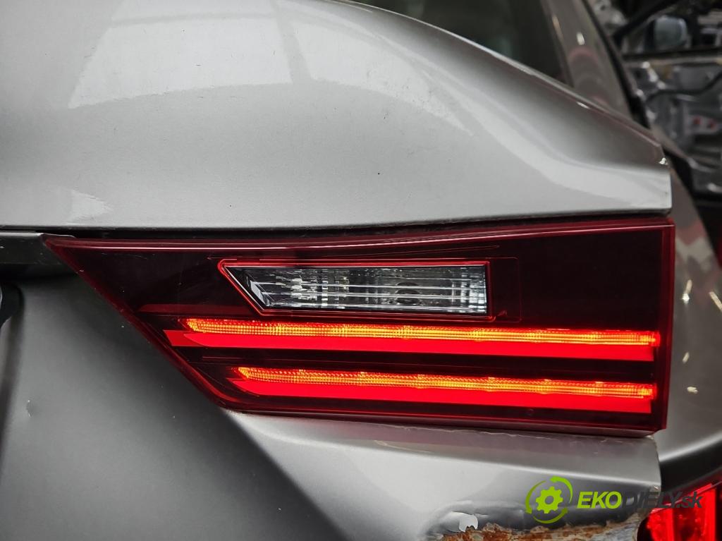 Lexus IS III 2014-2025 2.5 vvti 181KM automatic 133 kW 2494 cm3 4- svetlo / reflektor zadné pravé  (Kľučka dverí ostatné)