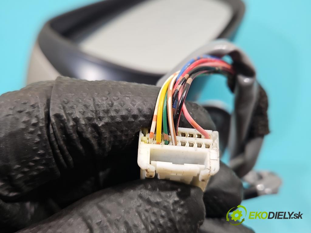 Lexus IS III 2014-2025 2.5 vvti 181KM automatic 133 kW 2494 cm3 4- zrkadlo pravé  (Kľučka dverí ostatné)