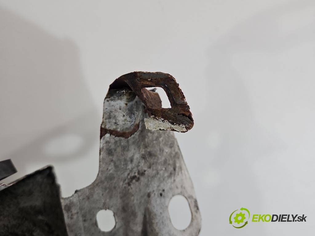 Ford Transit Mk8 2013-2017 2.2 tdci 101 hp manual 74 kW 2198 cm3 5- blatnik přední levý  (Levý přední blatník)