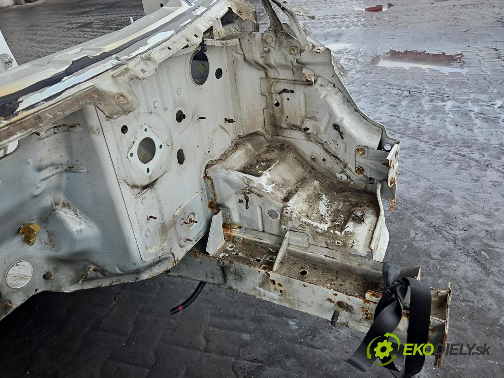 Ford Transit 2013-2017 2.2 tdci 101 hp manual 74 kW 2198 cm3 5- štvrťka levé