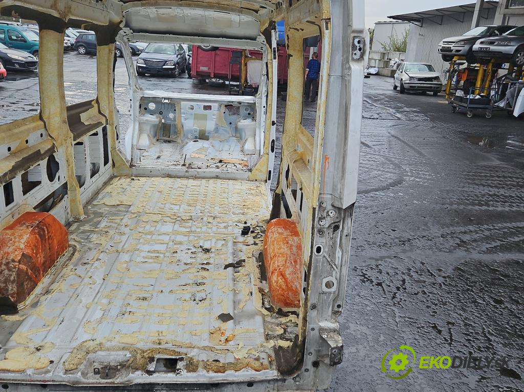 Ford Transit Mk8 2013-2017 2.2 tdci 101 HP manual 74 kW 2198 cm3 5- blatník zadné pravý