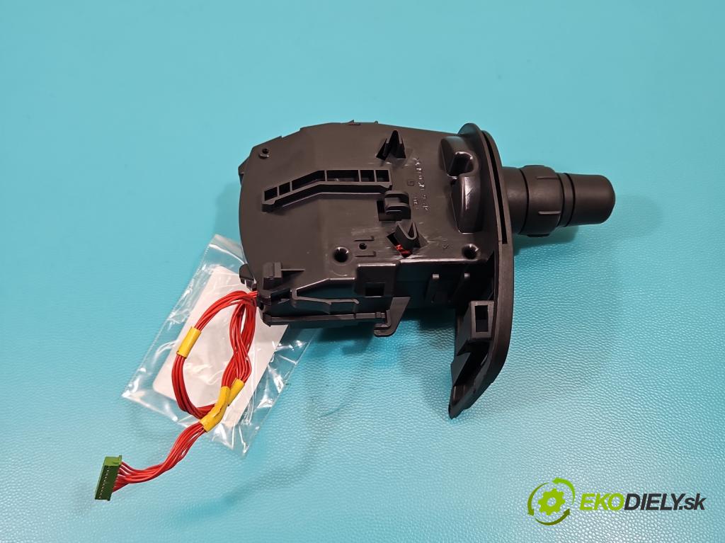 Renault Clio III 2005-2012 1,2.0 16V 75 HP manual 55 kW 1149 cm3 5- prepínač smeroviek 255405605R (Prepínacie páčky pod volantom)