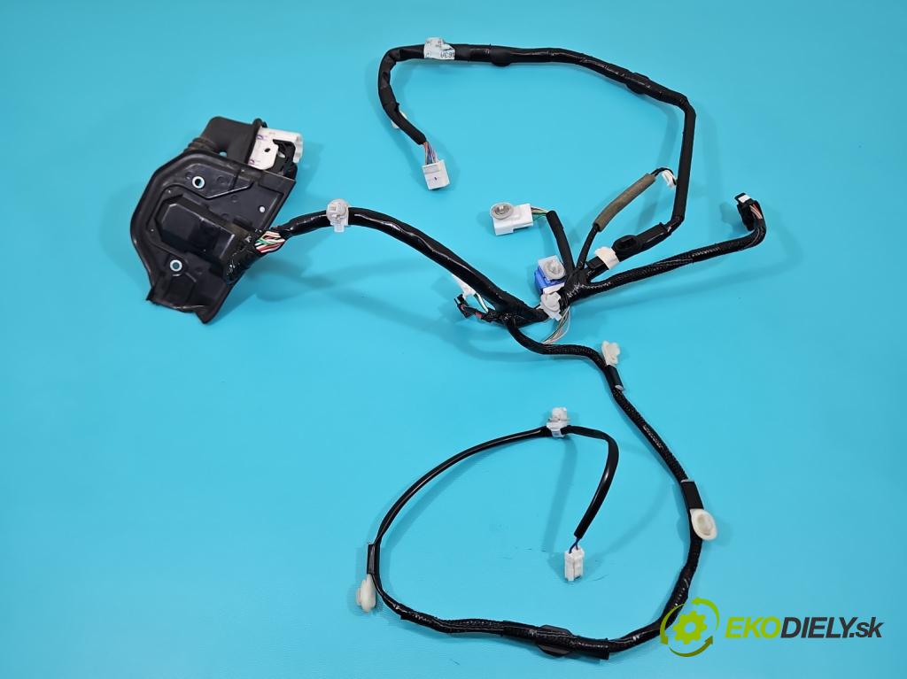 Lexus IS III 2014-2025 2.5 vvti 181KM automatic 133 kW 2494 cm3 4- Zväzok: dvere predné vľavo: 82152-53463A