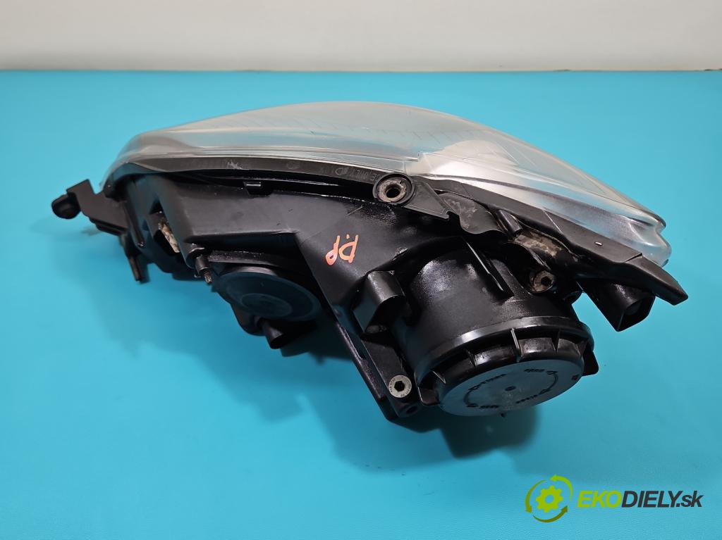 Vw Golf plus 2.0 tdi 140 HP manual 103 kW 1968 cm3 5- Reflektor: pravý 5M1941006B (Svetlo predné pravé)