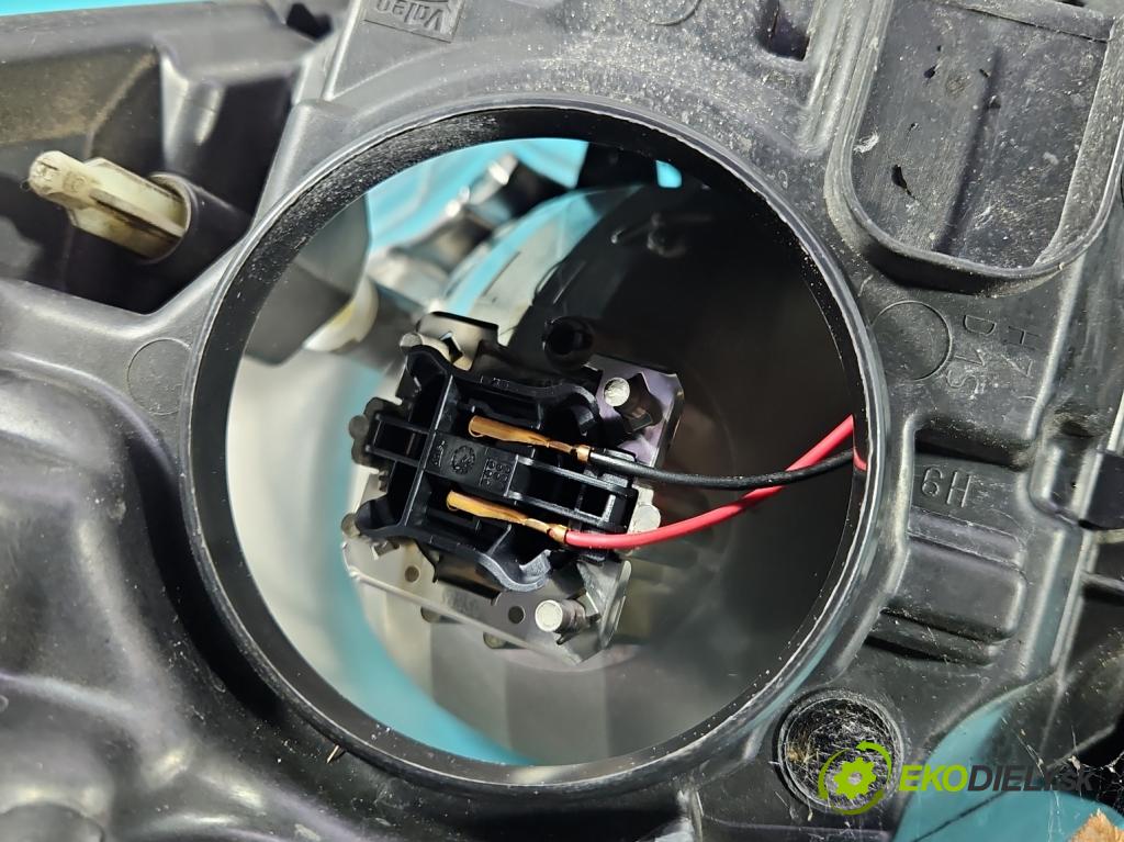 Peugeot 3008 I 2009-2016 1.6 hdi 109 HP manual 80 kW 1560 cm3 5- Reflektor: pravý 89903245 (Svetlo predné pravé)