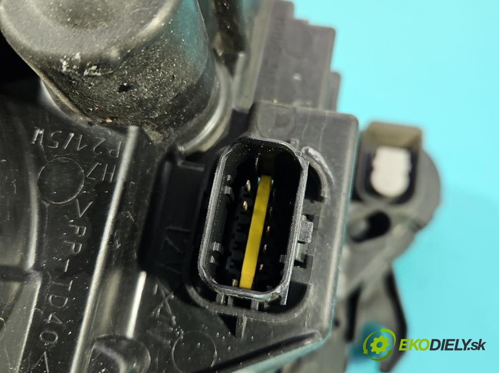 Peugeot 3008 I 2009-2016 1.6 hdi 109 HP manual 80 kW 1560 cm3 5- Reflektor: pravý 89903245 (Svetlo predné pravé)