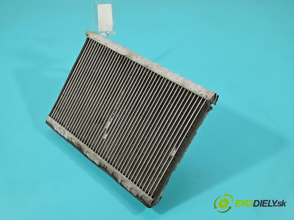 Peugeot 3008 I 2009-2016 1.6 hdi 109 hp manual 80 kW 1560 cm3 5- radiátor S3724002 (Radiátor topení)