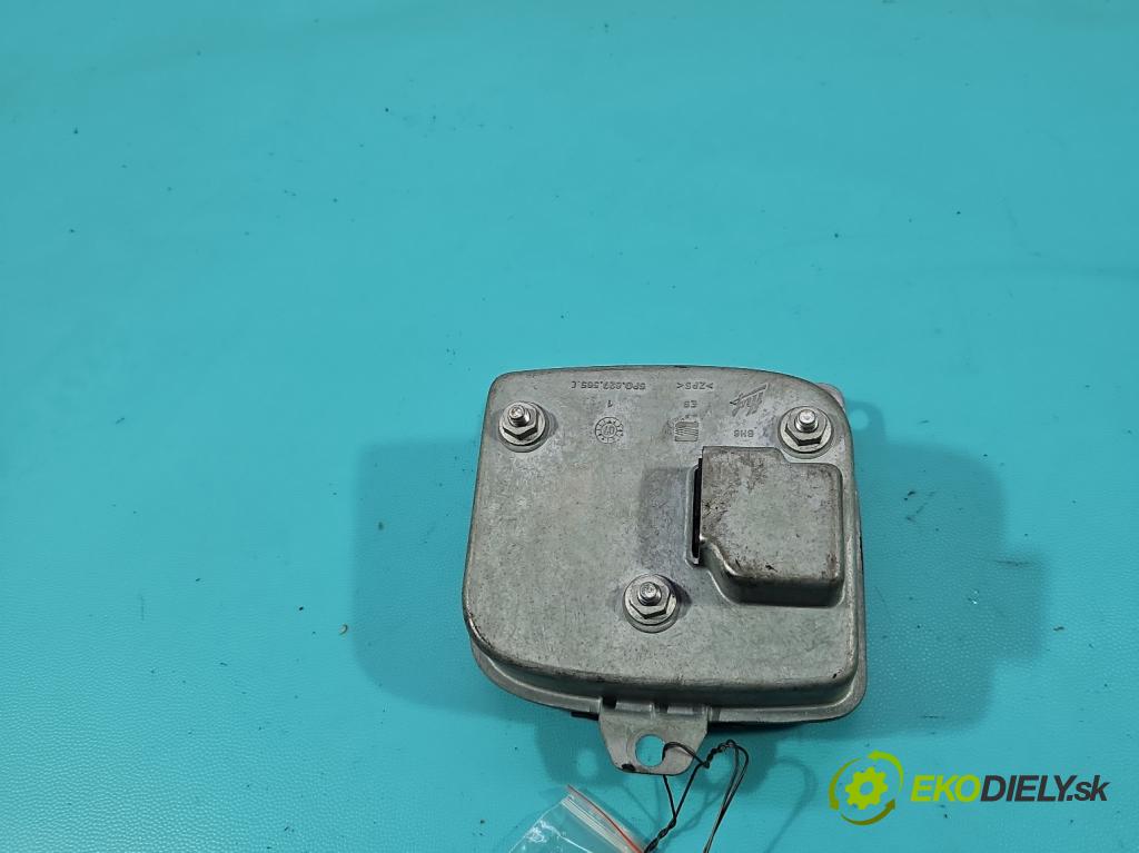 Seat Altea 1.9 tdi 105 hp manual 77 kW 1896 cm3 5- klika kufrových dveří zadní 5P0827565C