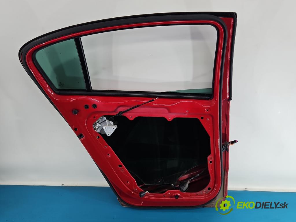 Vw Passat B7 2010-2014 2.0 tdi 140 hp manual 103 kW 1968 cm3 4- dveře zadní levé  (Klika dveří ostatní)
