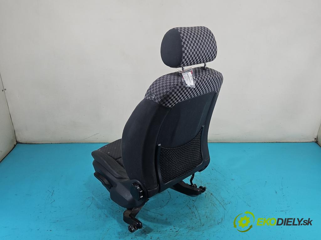 Audi A3 8L 1996-2003 1.8 20V 125 HP manual 92 kW 1781 cm3 5- Sedačka ľavý  (Sedadlo)
