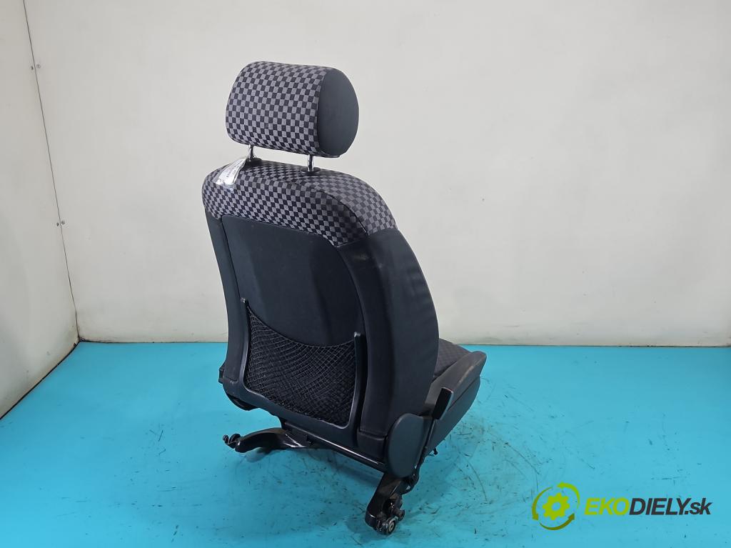 Audi A3 8L 1996-2003 1.8 20V 125 HP manual 92 kW 1781 cm3 5- Sedačka ľavý  (Sedadlo)