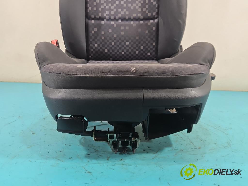 Audi A3 8L 1996-2003 1.8 20V 125 HP manual 92 kW 1781 cm3 5- Sedačka ľavý  (Sedadlo)