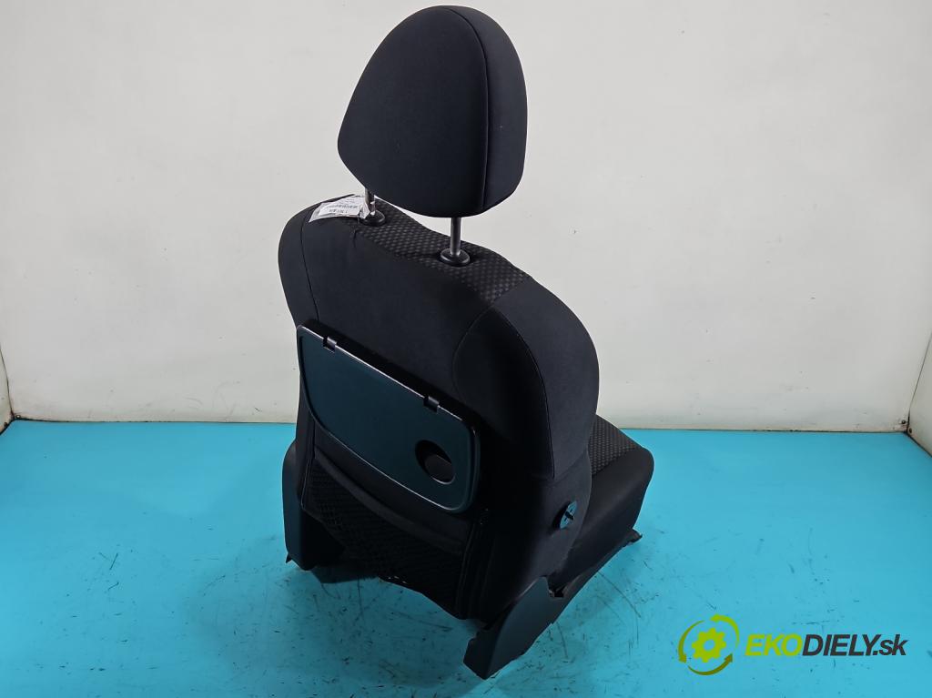 Nissan Note I 2006-2012 1.6 16V 110 HP manual 81 kW 1598 cm3 5- Sedačka ľavý  (Sedadlo)