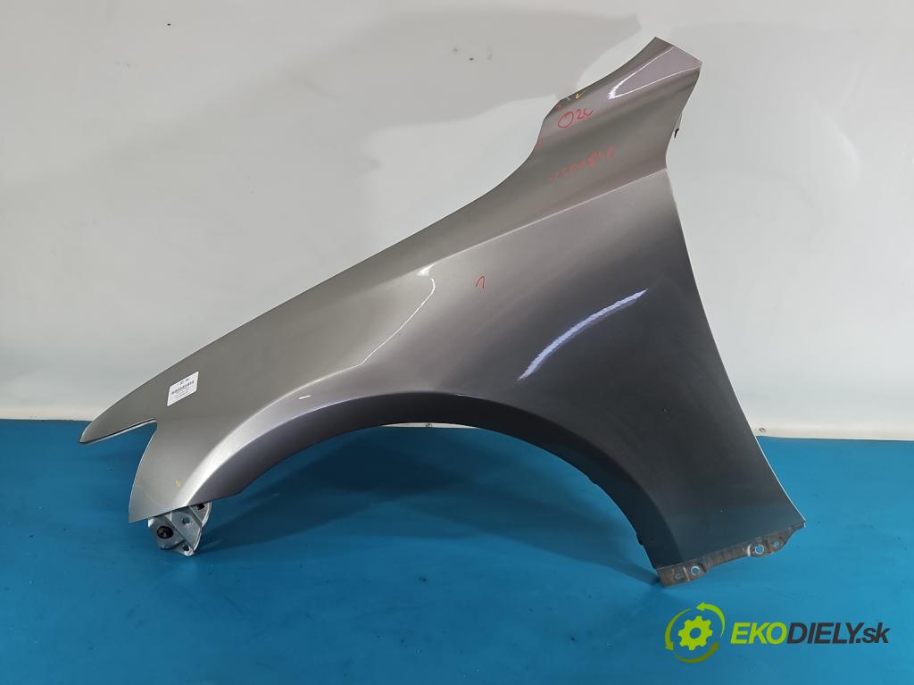 Lexus IS III 2014-2025 2.5 vvti 181KM automatic 133 kW 2494 cm3 4- blatnik přední levý  (Levý přední blatník)