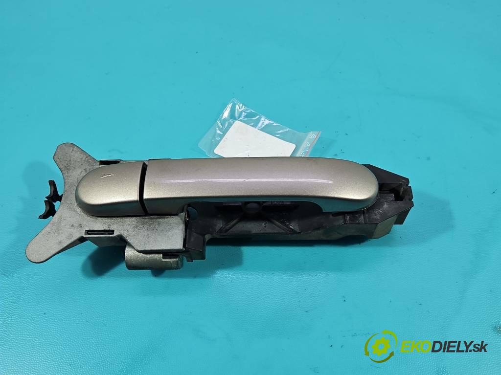 Nissan Note I 2006-2012 1.6 16V 110 HP manual 81 kW 1598 cm3 5- rukoväť predné ľavé mimo:  (Kľučka dverí vonkajšia predná ľavá)