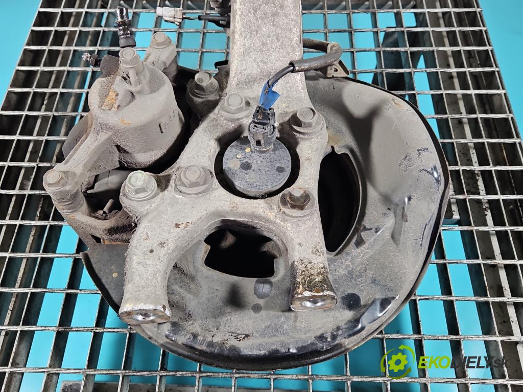 Lexus IS III 2014-2025 2.5 vvti 181KM automatic 133 kW 2494 cm3 4- náboj levé  (Náboj kola)