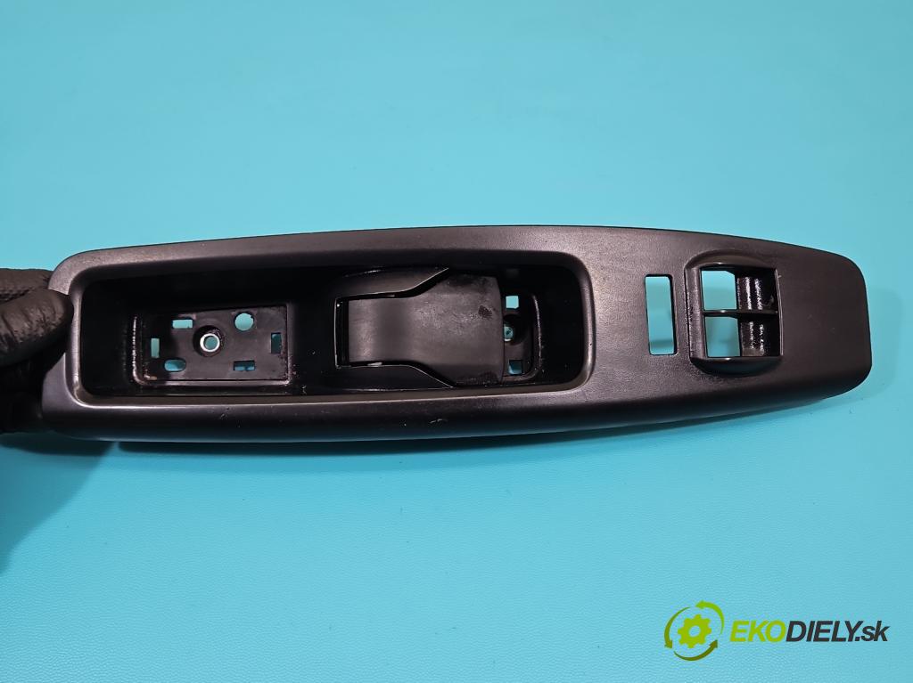 Fiat Doblo II 2010- 1.4 120 HP manual 88 kW 1368 cm3 5- rukoväť uvnitř: predné ľavé 735550087