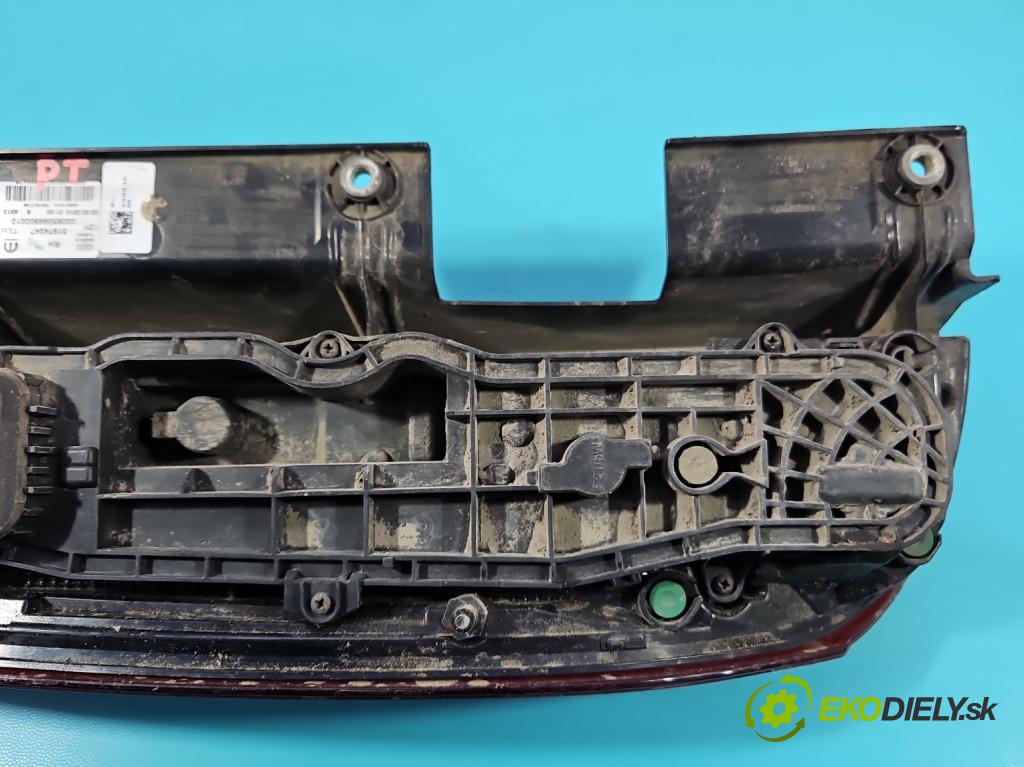 Fiat Doblo II 2010- 1.4 120 HP manual 88 kW 1368 cm3 5- svetlo / reflektor zadné pravé 51974247 (Kľučka dverí ostatné)