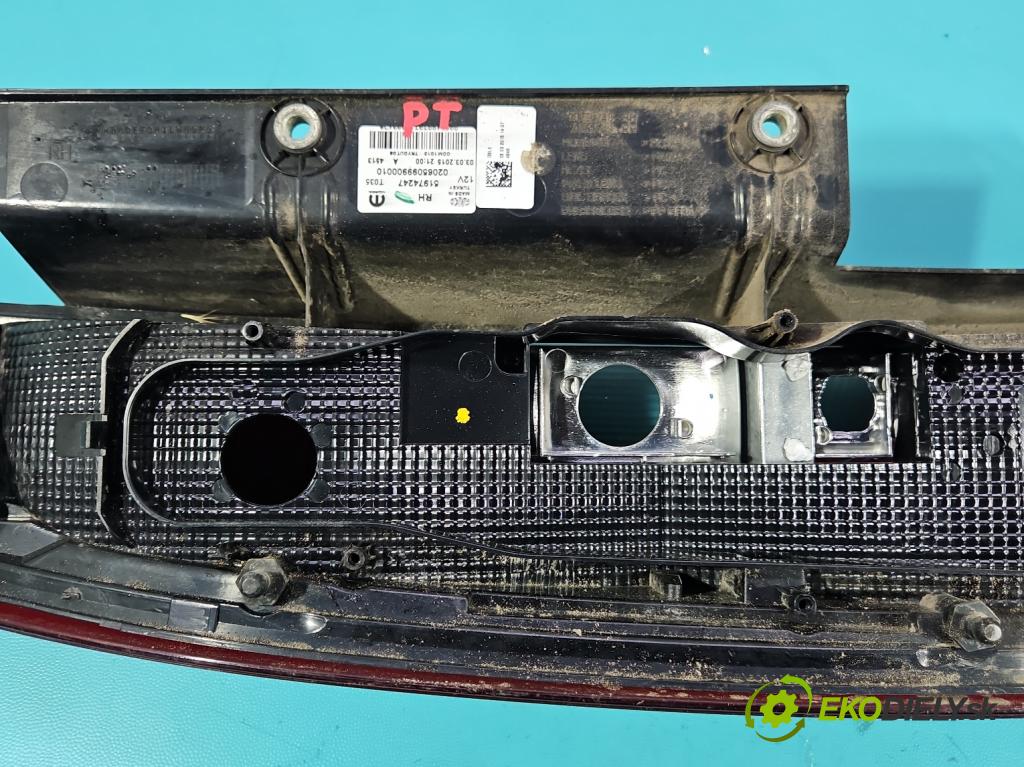 Fiat Doblo II 2010- 1.4 120 HP manual 88 kW 1368 cm3 5- svetlo / reflektor zadné pravé 51974247 (Kľučka dverí ostatné)